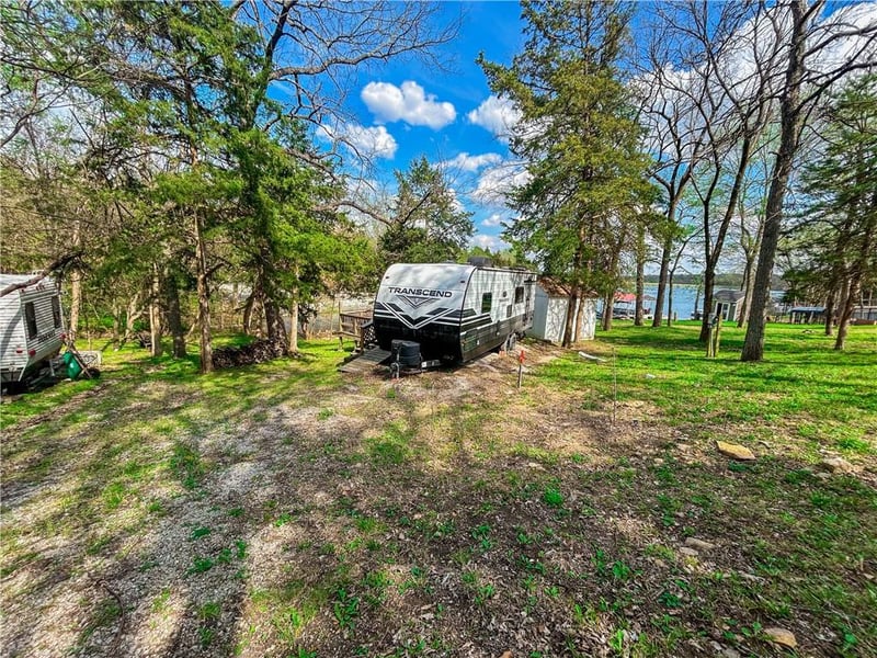 133 Sugar Lake Dr, Mound City, KS 66056