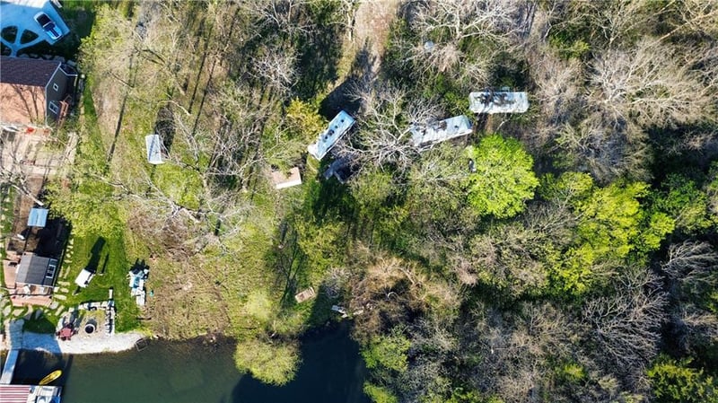 133 Sugar Lake Dr, Mound City, KS 66056