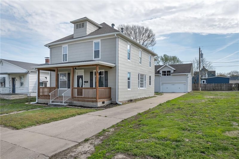 6207 Washington St, St Joseph, MO 64504
