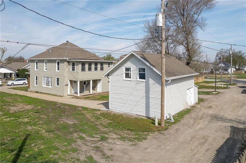 6207 Washington St, St Joseph, MO 64504