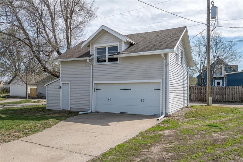 6207 Washington St, St Joseph, MO 64504