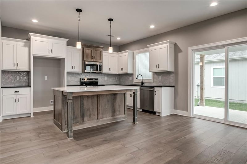 16827 164th Ter, Olathe, KS 66062