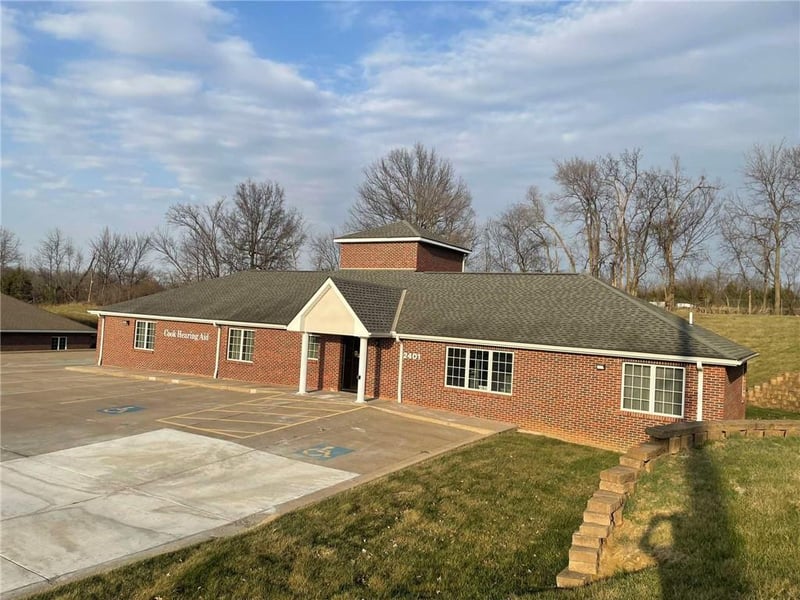 2401 Woodbine Rd, St Joseph, MO 64506
