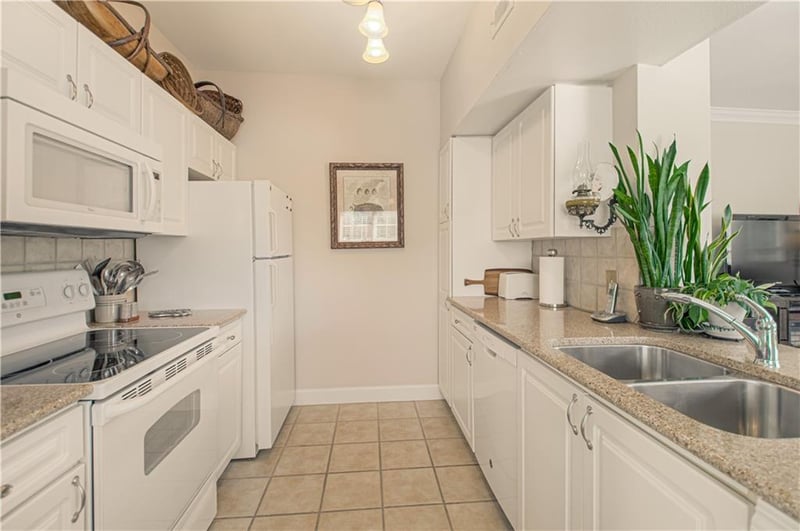 11630 Tomahawk Creek Pw #A, Leawood, KS 66211
