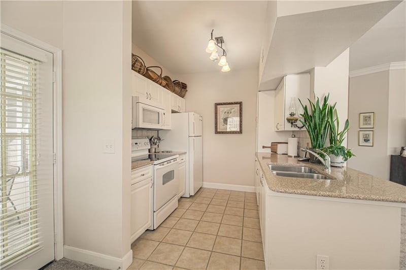 11630 Tomahawk Creek Pw #A, Leawood, KS 66211