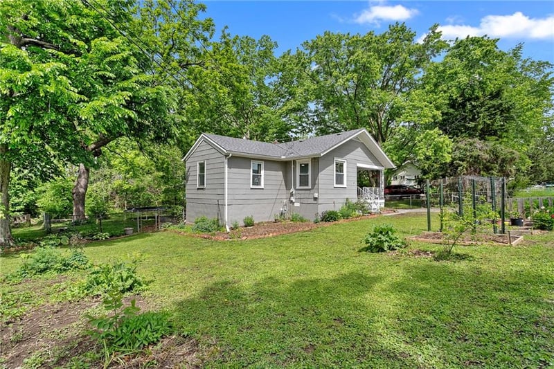 3050 49th Ter, Kansas City, KS 66104