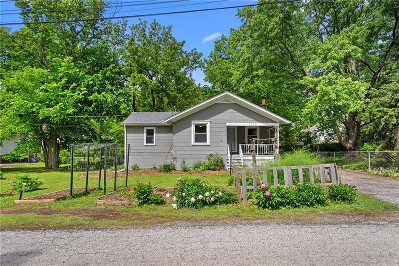 3050 49th Ter, Kansas City, KS 66104