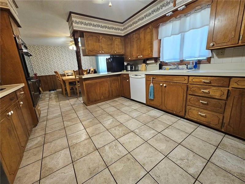 403 Fireside Dr, Arma, KS 66712