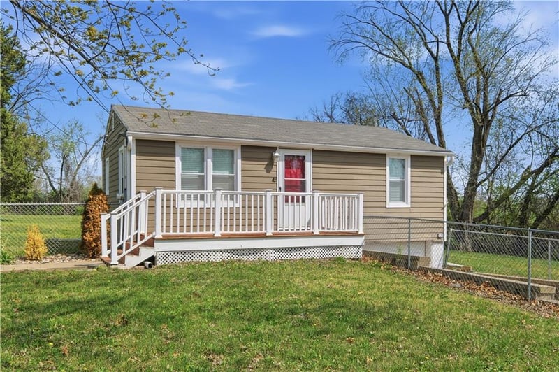 6200 Russell Rd, Kansas City, MO 64117