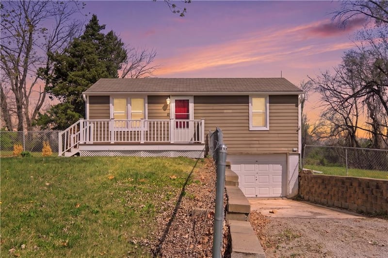 6200 Russell Rd, Kansas City, MO 64117