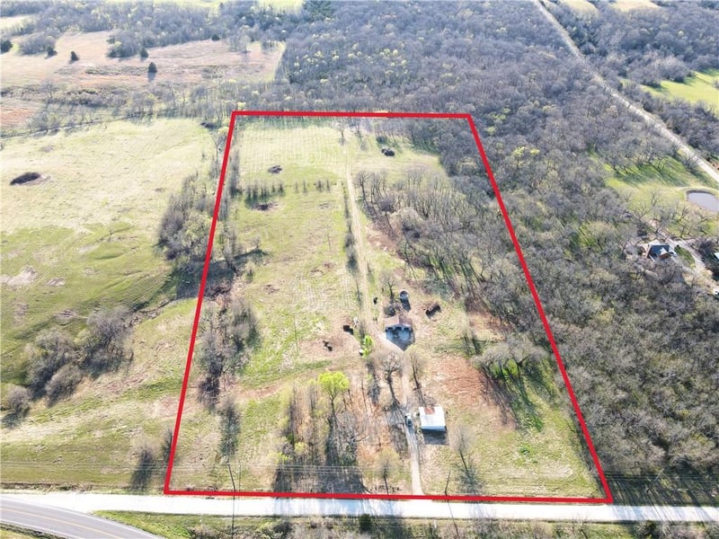 1112 Sw 21st Rd, Leeton, MO 64761
