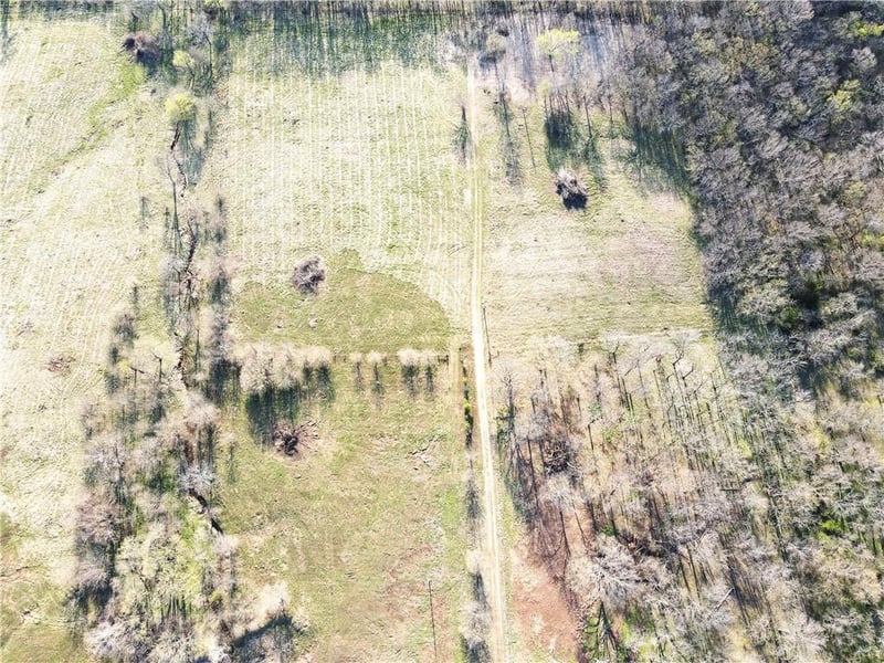 1112 Sw 21st Rd, Leeton, MO 64761