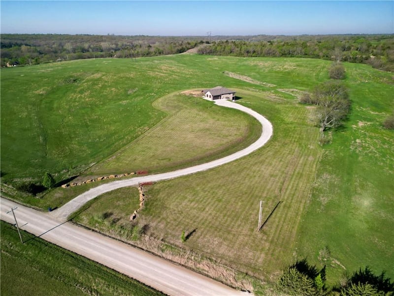 22777 219th St, Leavenworth, KS 66048
