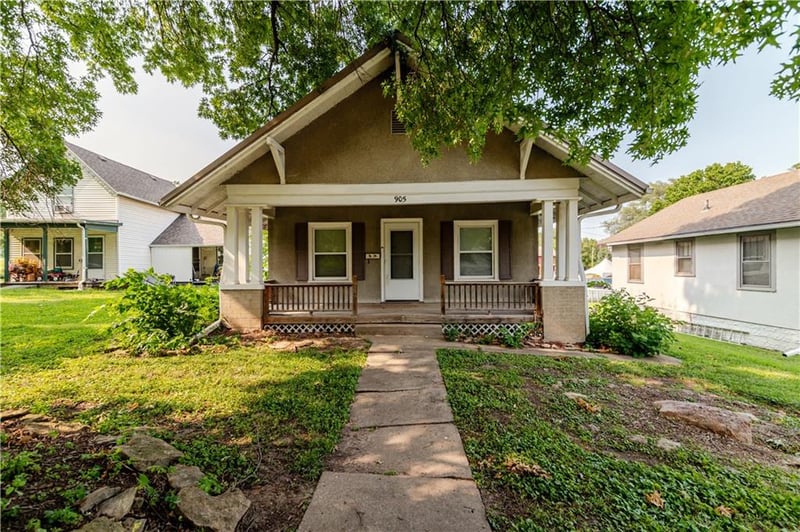 905 Parallel St, Atchison, KS 66002