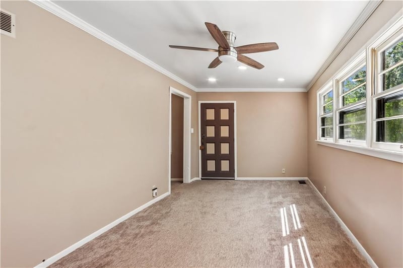 7344 Oak St, Kansas City, MO 64114