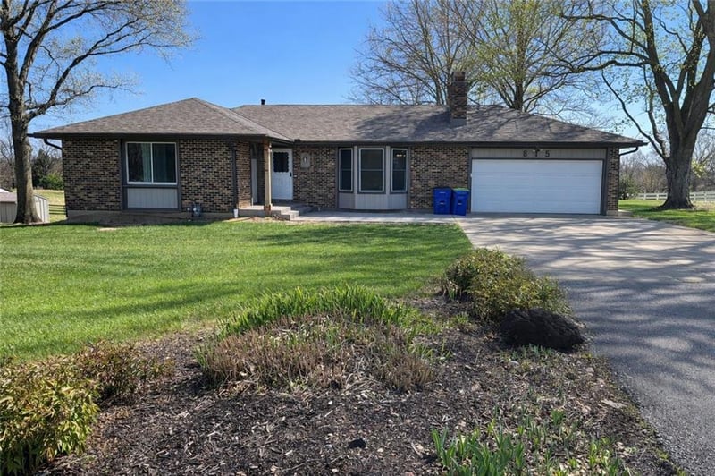 815 Kouns Ln, Kansas City, KS 66111