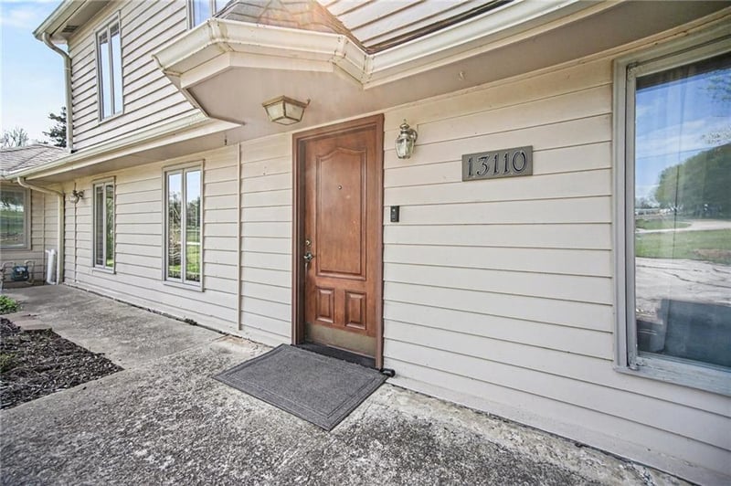 13110 Lakeshore Dr, Olathe, KS 66061