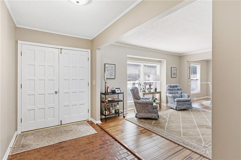 1101 15th St, Blue Springs, MO 64015