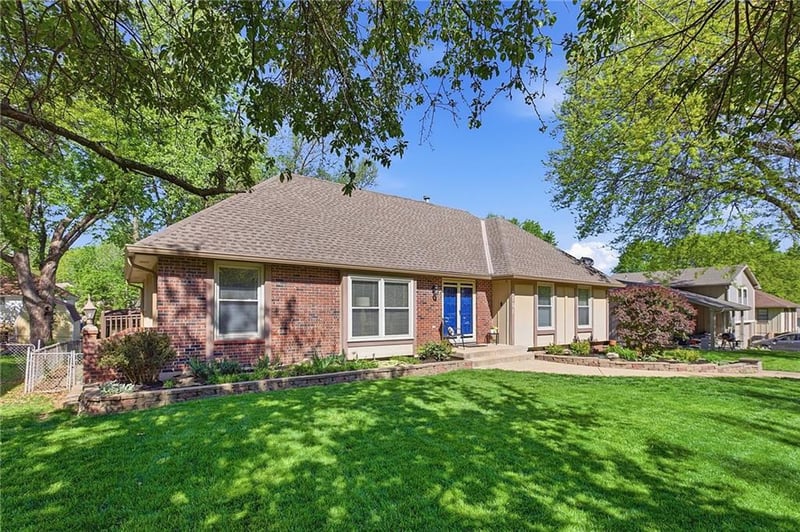 1101 15th St, Blue Springs, MO 64015