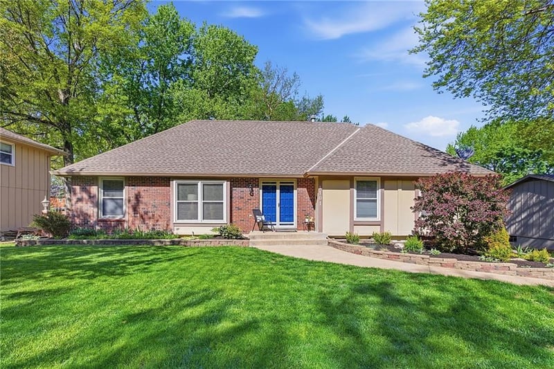 1101 15th St, Blue Springs, MO 64015