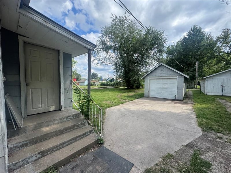 109 W 22nd St, Pittsburg, KS 66762