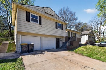 9105 89th St, Kansas City, MO 64138