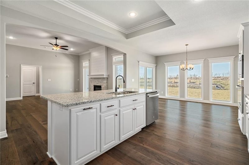 6926 102nd St, Kansas City, MO 64156