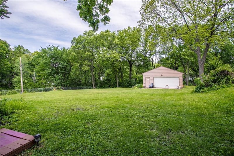 832 30th St, Independence, MO 64055