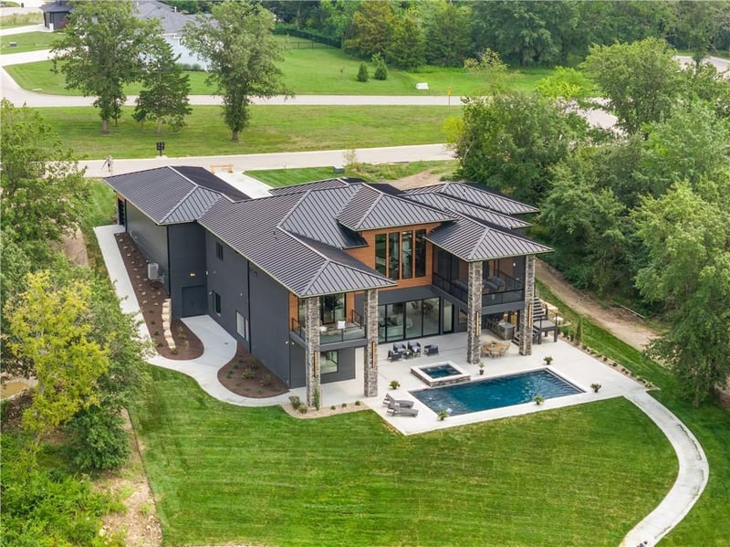 14 Tomahawk Cir, Lake Winnebago, MO 64034
