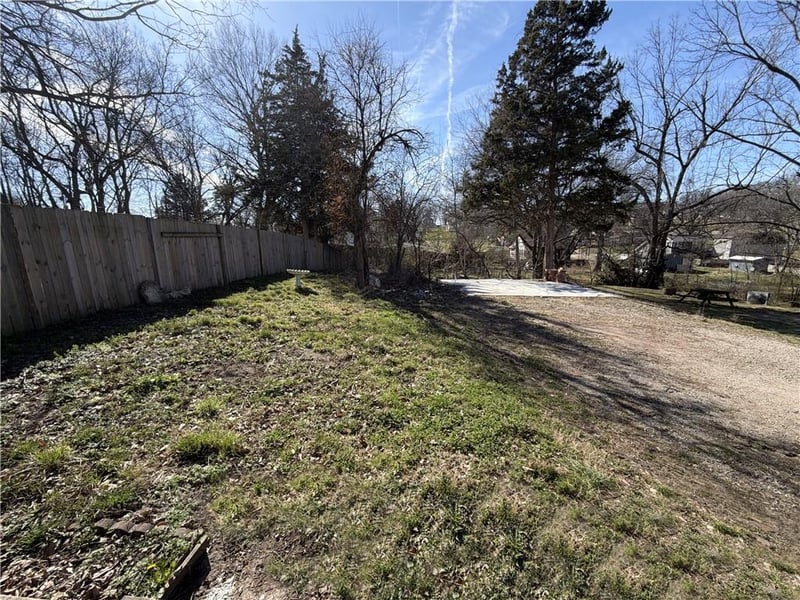 1136 32nd St, Kansas City, KS 66102