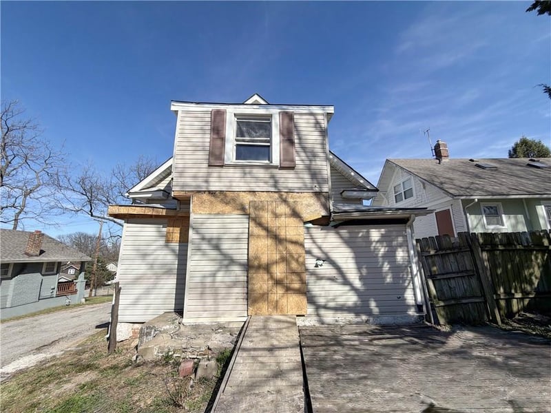 1136 32nd St, Kansas City, KS 66102