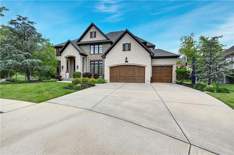 11204 165th St, Overland Park, KS 66062