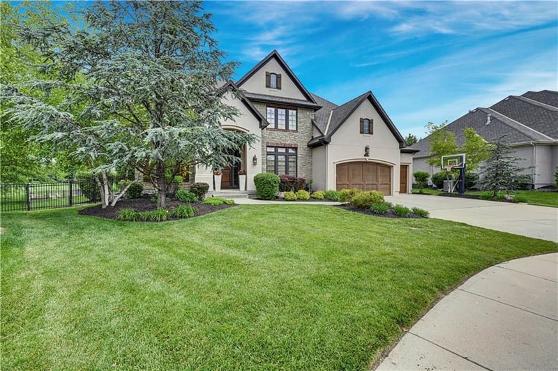 11204 W 165th St, Overland Park, KS 66062