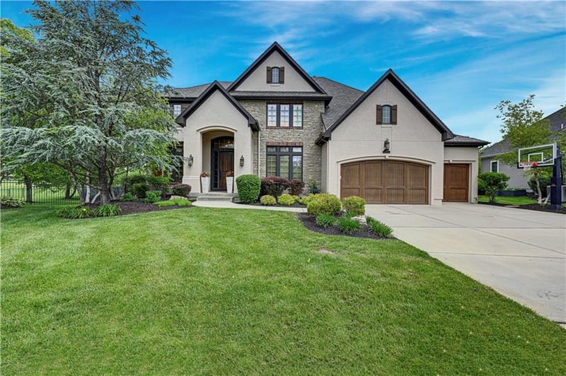 11204 W 165th St, Overland Park, KS 66062