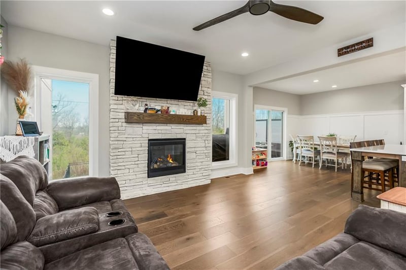 4015 Sagamore Dr, Lee's Summit, MO 64064