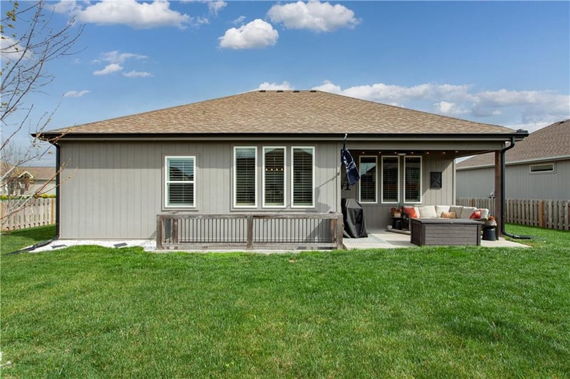 228 Davenport Dr, Blue Springs, MO 64014