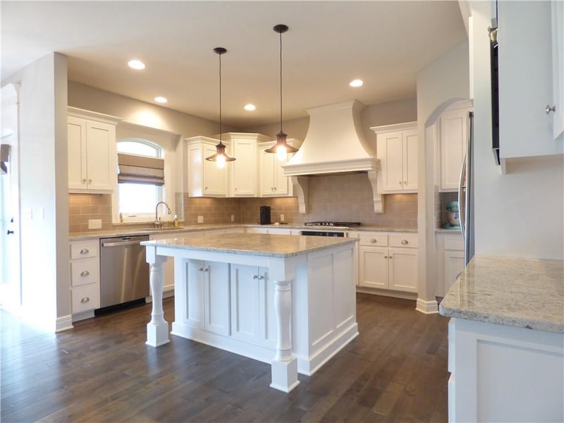 8202 166th Ct, Overland Park, KS 66085