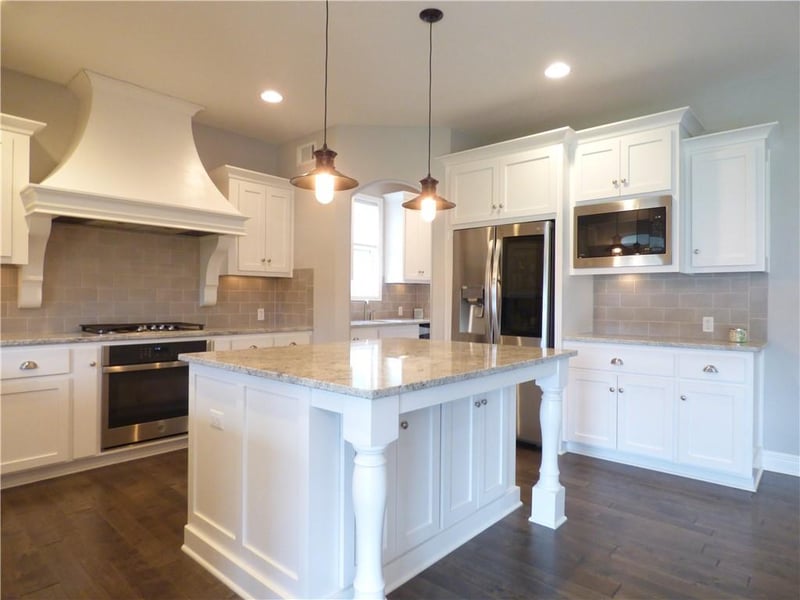 8202 166th Ct, Overland Park, KS 66085