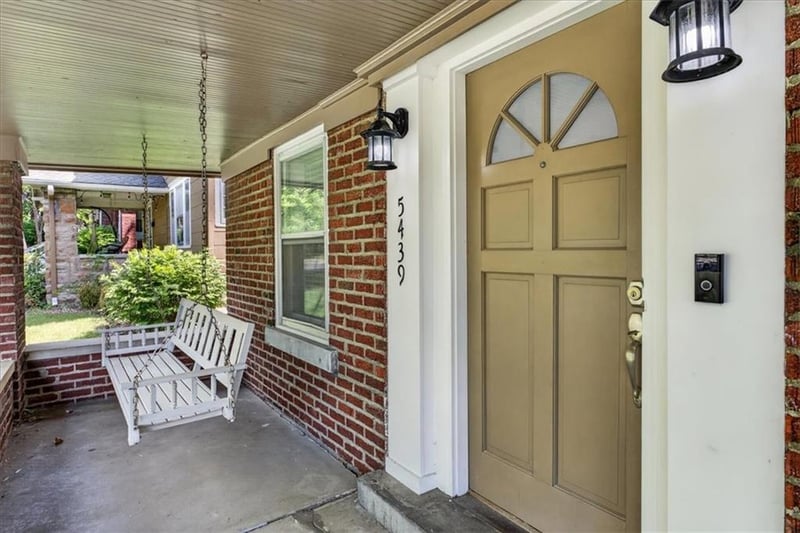 5439 Rockhill Rd, Kansas City, MO 64110