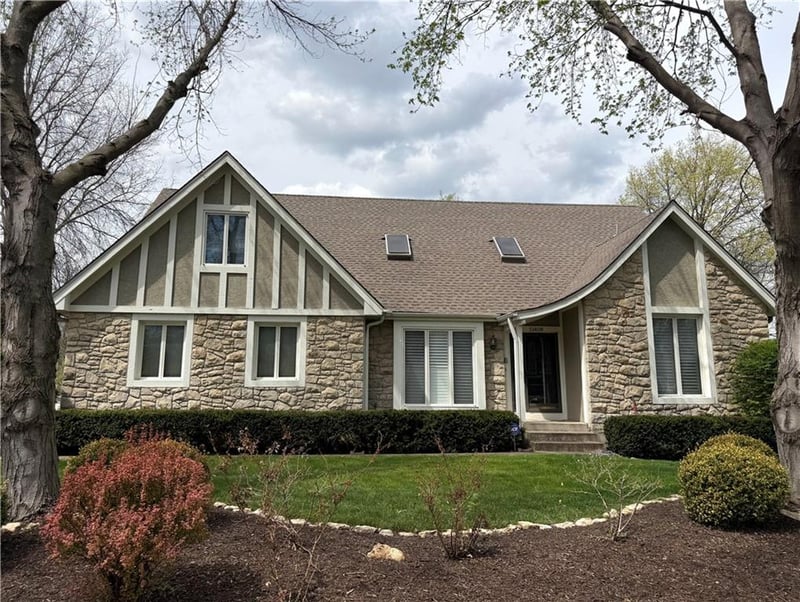 11408 Hemlock St, Overland Park, KS 66210