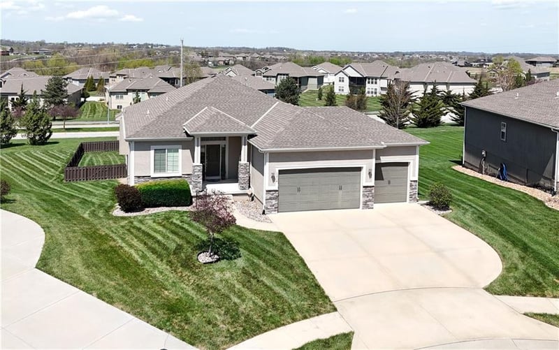 1214 Cothran Ct, Raymore, MO 64083