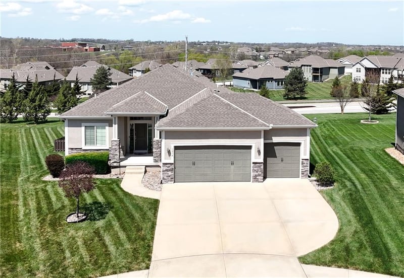 1214 Cothran Ct, Raymore, MO 64083