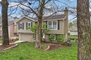 4818 Fremont Ave, Kansas City, MO 64119