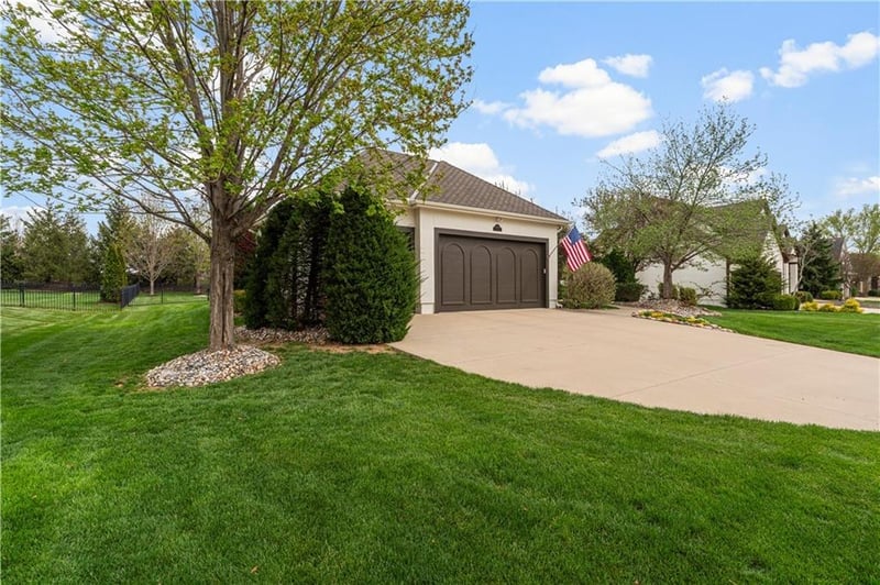 16305 Stearns St, Overland Park, KS 66221
