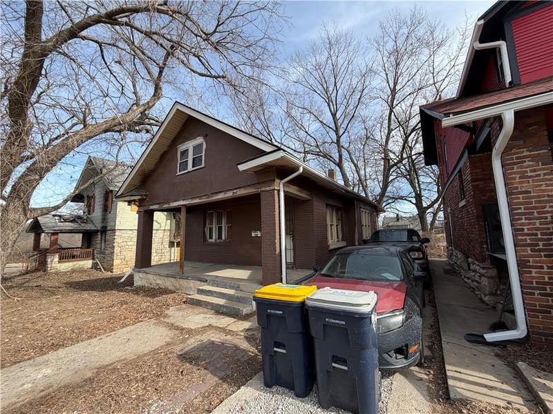 4907 Walrond Ave, Kansas City, MO 64130