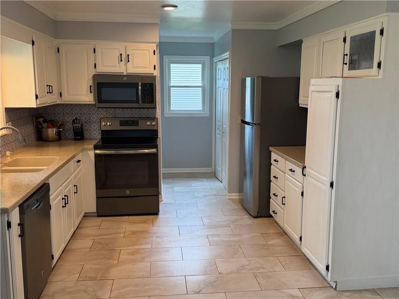 3110 Lakeview Cir, Leavenworth, KS 66048