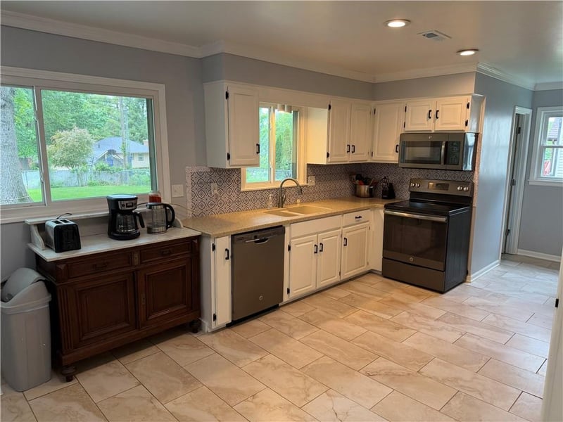 3110 Lakeview Cir, Leavenworth, KS 66048