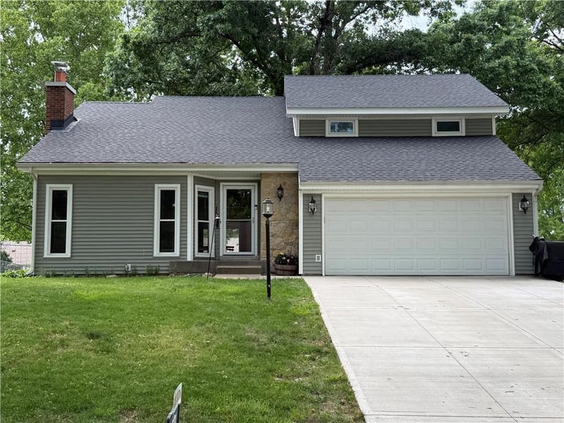 3110 Lakeview Cir, Leavenworth, KS 66048
