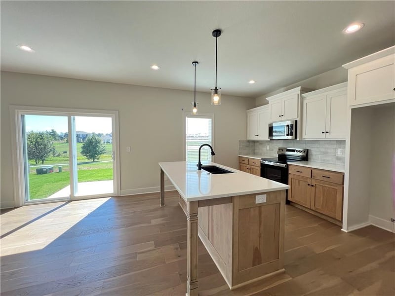 28510 161st St, Gardner, KS 66030