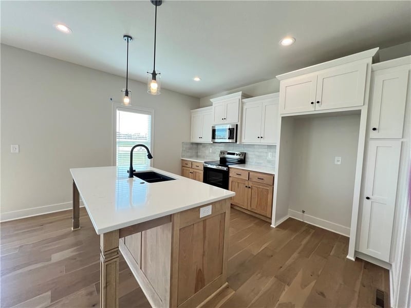 28510 161st St, Gardner, KS 66030